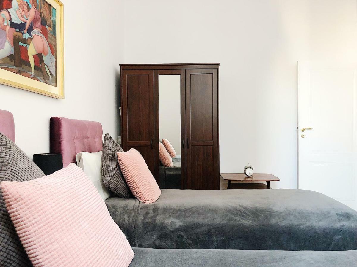 Tcf Home - Big Apartment With Free Garage Krakow Bagian luar foto