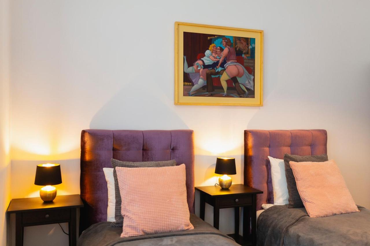 Tcf Home - Big Apartment With Free Garage Krakow Bagian luar foto